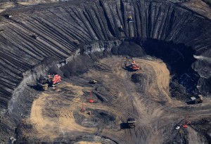 Syncrude Oil Operations in Alberta Tar Sands