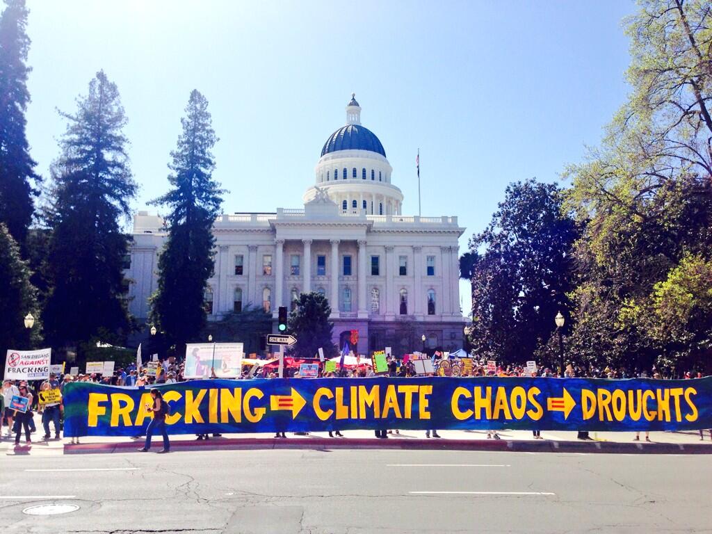 Thousands Attend Californian Anti-Fracking Rally