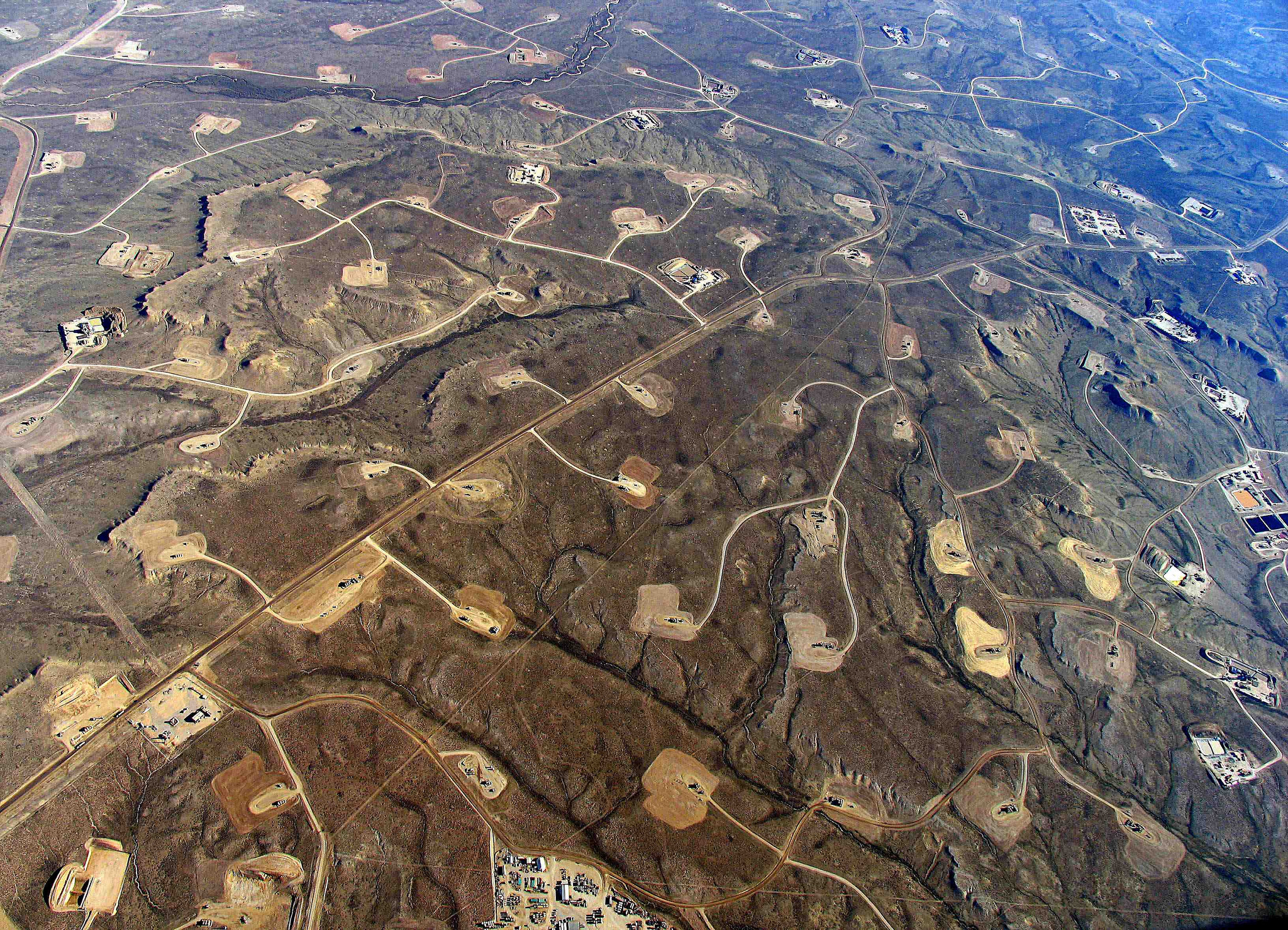 The not-so-hidden fracking money fueling the 2016 elections