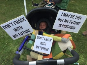 tiny-fracking-protestor