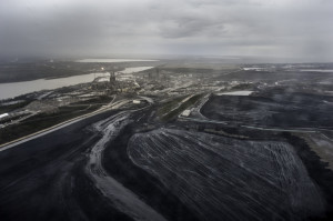 An arial view of the Alberta oil sands (Photo: Luc Forsyth via Flickr CC)