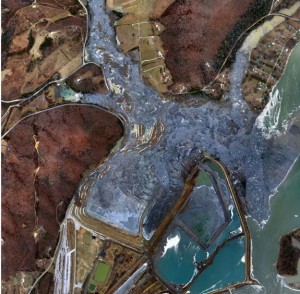 C: Tennessee Valley Authority - view of the site the day after the spill