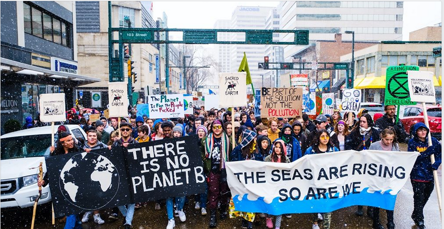 Tar sands supporters rally against Greta Thunberg for “creating climate emergency hoax”
