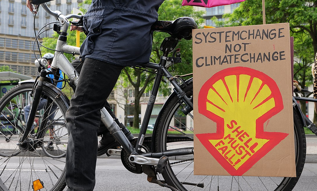 Days after COP climate summit ends, Shell relocates HQ to London